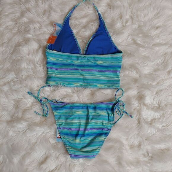 In Mocean juniors NWT bikini - Picture 7 of 12